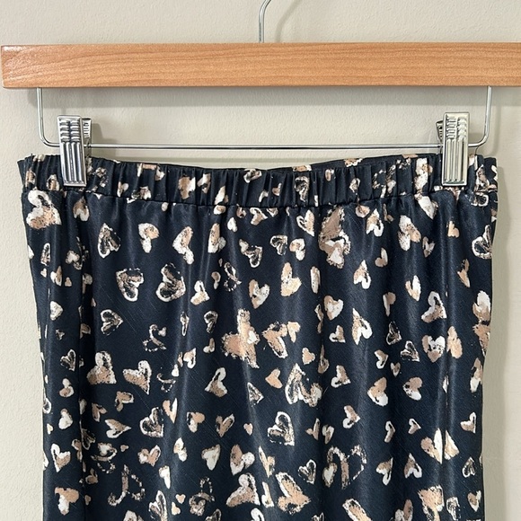 Free People Kendall Satin Slip Midi Skirt Hearts Slip On Valentine Sz XS - Picture 7 of 14
